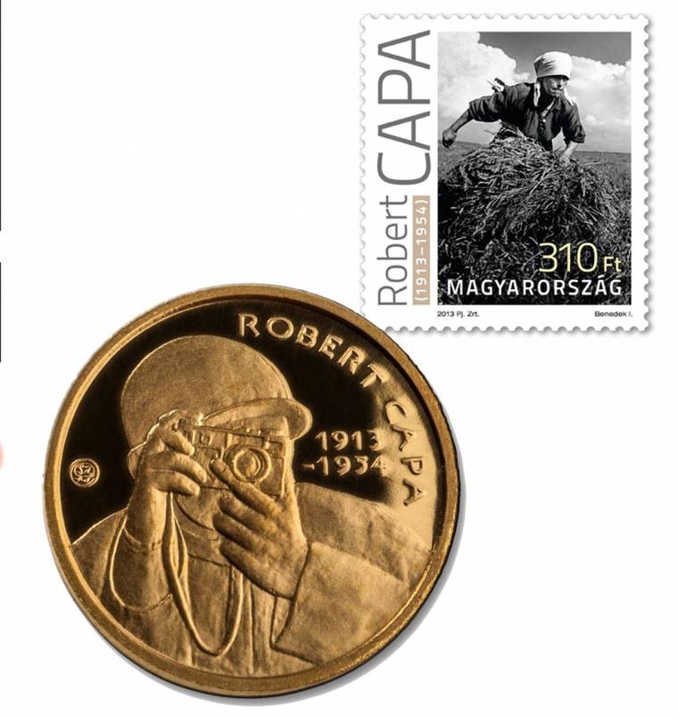 Robert Capa emlékére készített érmét és bélyeget mutattak be