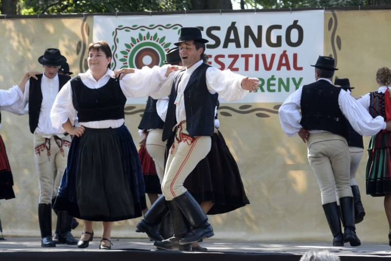 Fejlesztenék a Csángó Rádiót