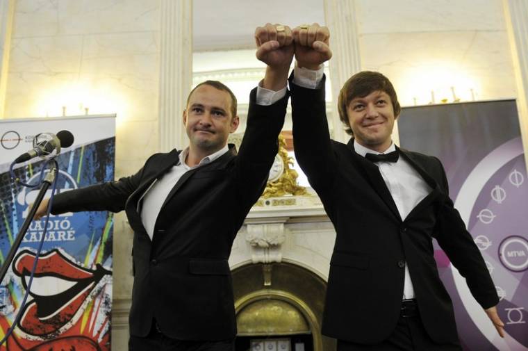 Átadták a Karinthy-gyűrűt a Szomszédnéninek