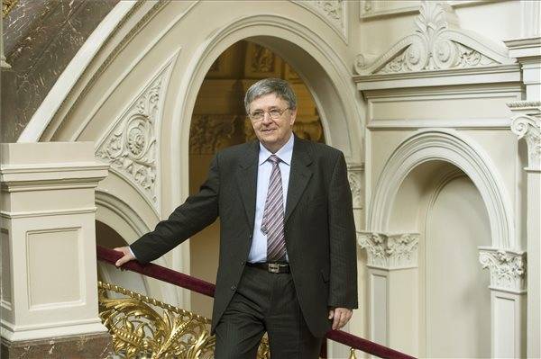 Lovász László az MTA új elnöke