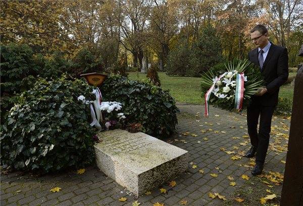 Radnóti Miklósra emlékeztek halálának 70. évfordulóján