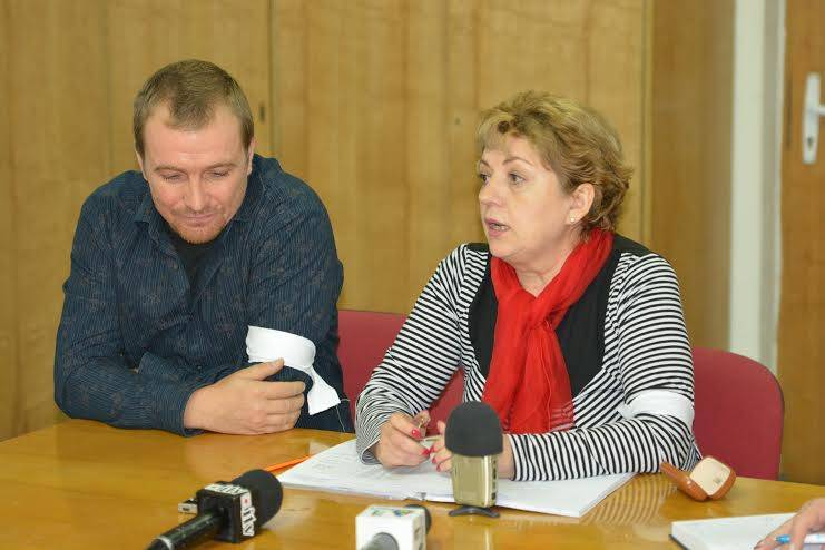 Szatmári színészsztrájk az utcán