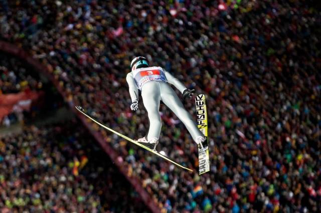 Ammann nyert az első sáncon