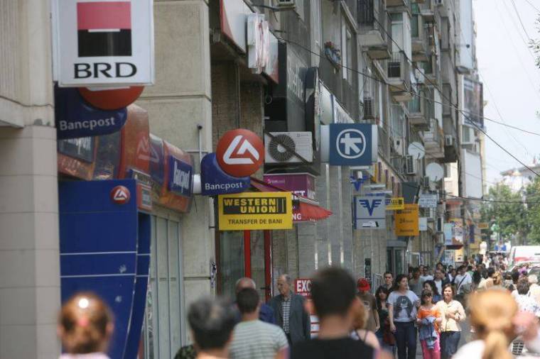 Költségesek a banki átutalások és egyenleg-lekérdezések