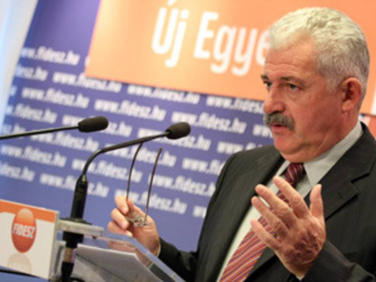 Rezsicsökkentés: három a magyaré