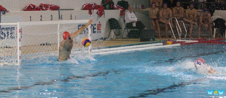 Ötméteresekkel verte az olimpiai bajnokot a Benedek-csapat