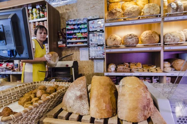 Tilos lett a kenyérfestés