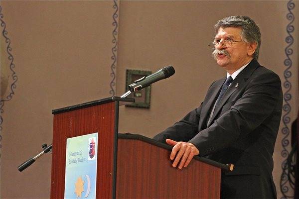 A románok meggyőzésére biztatta az SZNT-t Kövér László