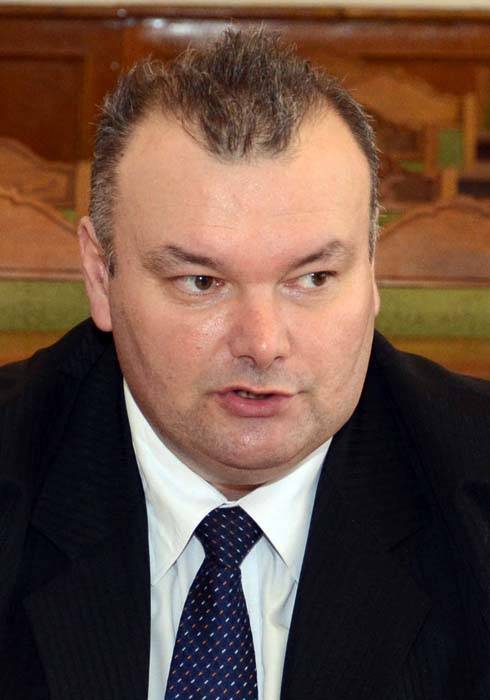 Teniszpályadömping Nagyváradon