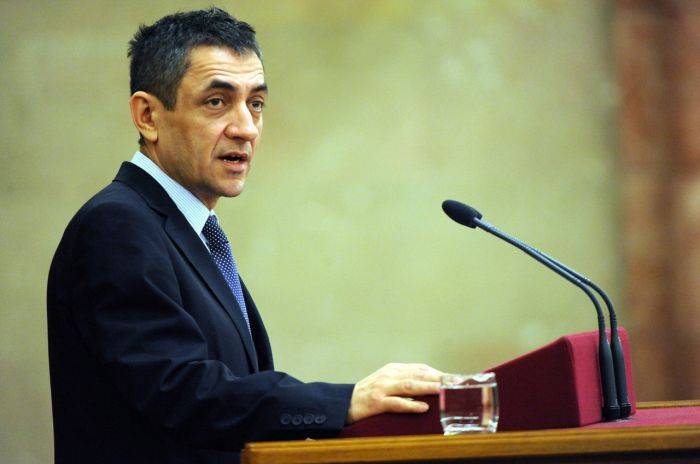 Potápi: sértő és provokatív Tőkés kitüntetésének visszavonása