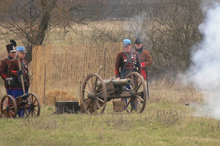 Lőfegyvernek tartják a hargitai rendőrök a ’48-as ágyúmakettet