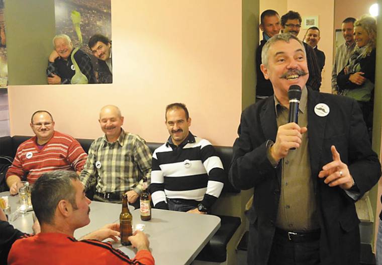 Kampányzáró “bajusztestvér-találkozó”