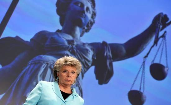 Élesen bírálta az Európai Bizottság alelnöke a Btk. módosítását