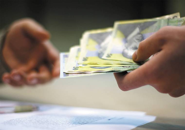 Hetvenöt lejjel növelik januártól a minimálbért