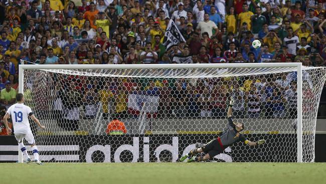 Először szenvedtek a spanyolok