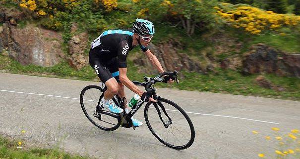 Froome robbantott a hegyekben