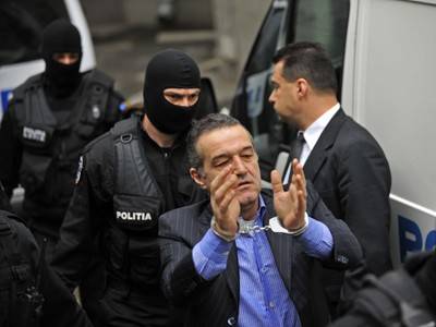 Beismerő vallomást tett Becali a „pénzestáska-perben”