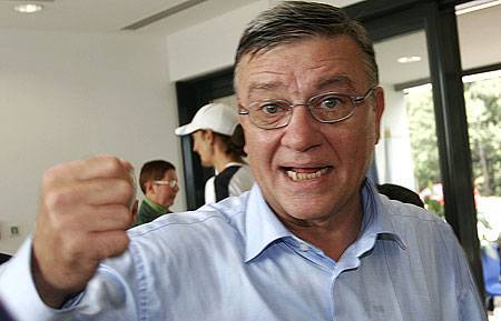 Ismét az RMDSZ-t támadja Mircea Sandu