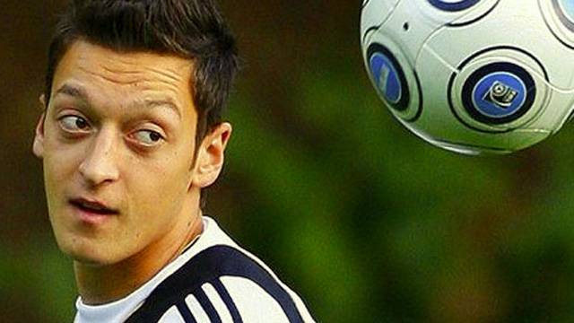 Tízezren váltottak futballklubot világszerte