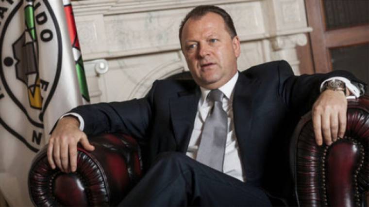 Egyesített világbajnokságot tervez Vizer