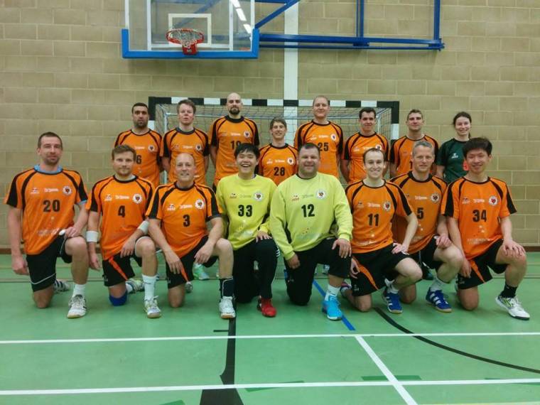 Magyar edzőnő készíti fel az SZKC amatőr, de lelkes brit ellenfelét