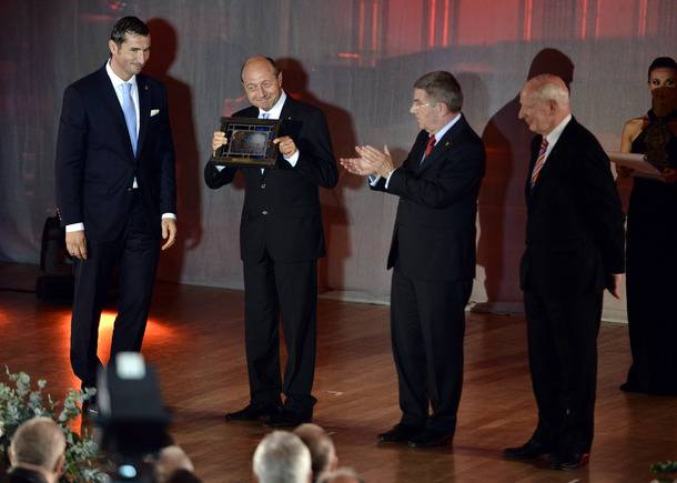 Román pályázatot remél a NOB-elnök