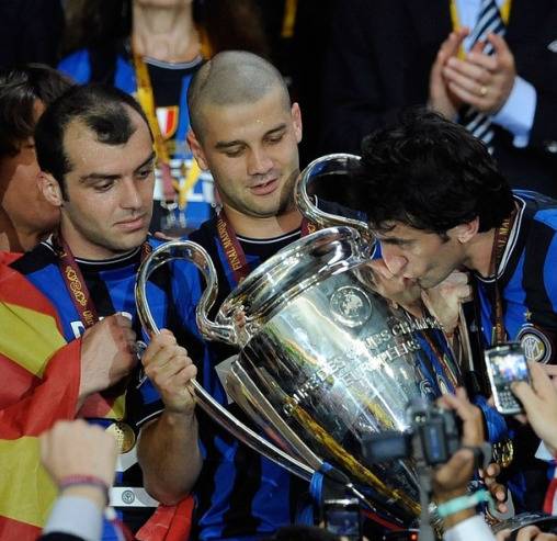 Cristian Chivu felhagy a labdarúgással