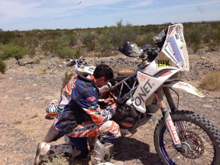 Argentin motorolaj segített Gyenes Manin a Dakaron