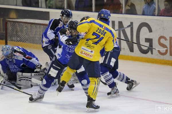 Döntõre hajt a Csíkszeredai HSC