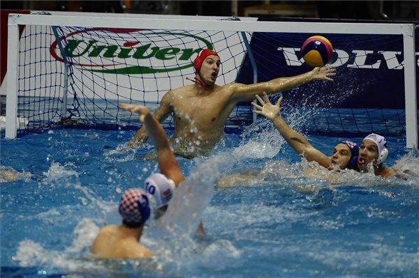 Büntetőkkel kapott ki a horvátoktól a Benedek-csapat
