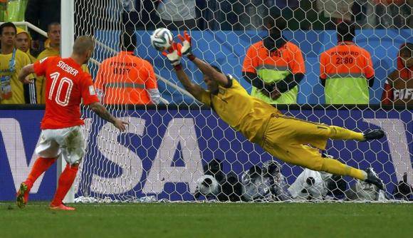 Hollandia büntetőkkel elbukott, jön a harmadik német–argentin vb-döntő