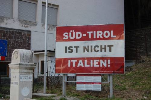 Védhatalom: Dél-Tiroltól Erdélyig