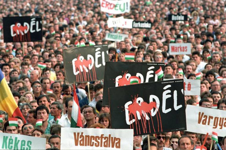 Ceauşescu hadüzenete a falvaknak
