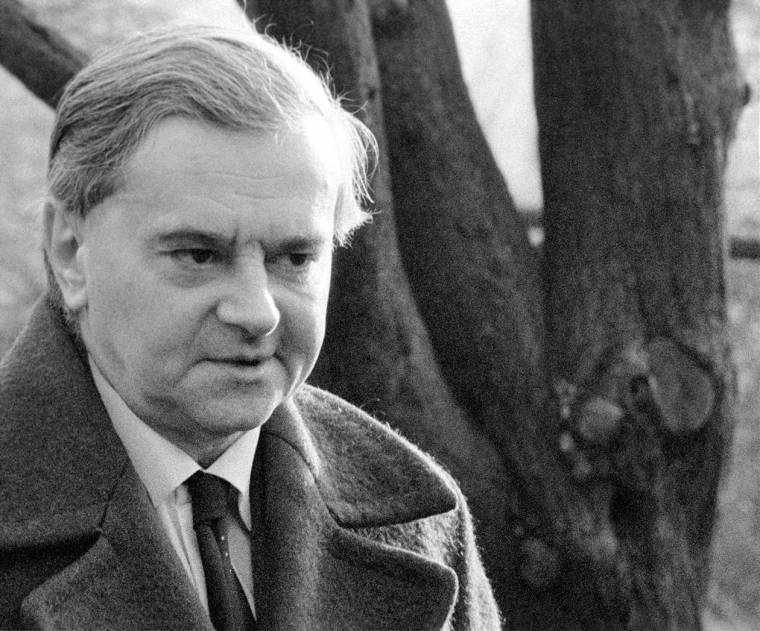 „… a teljesség legyél te magad”