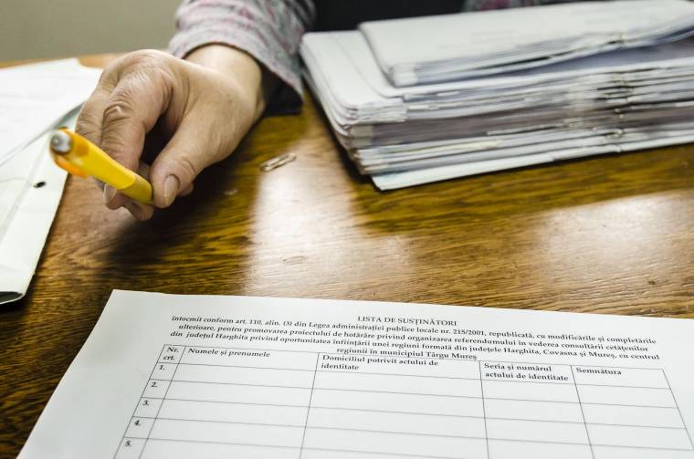 Ha megkérik, hogy írja alá, mit tesz? Lényeges infók a kisebbségvédelmi kezdeményezésről