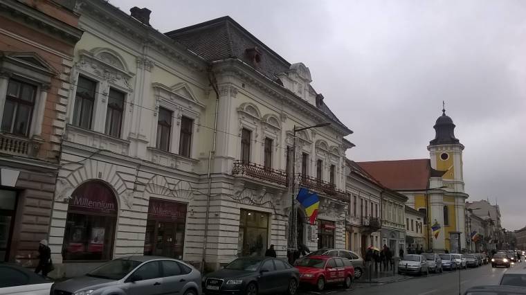 Diverzió diverziót követ, avagy ebharapást szőrével...