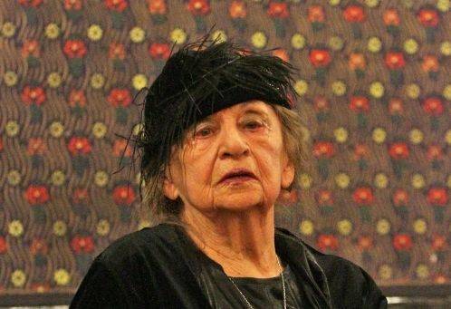 „Nem bánok semmit” – Beszélgetés Mende Gaby marosvásárhelyi színésznővel