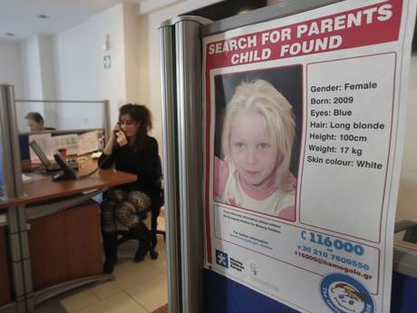 Romániai romáknál találtak szőke kislányt Dublinban