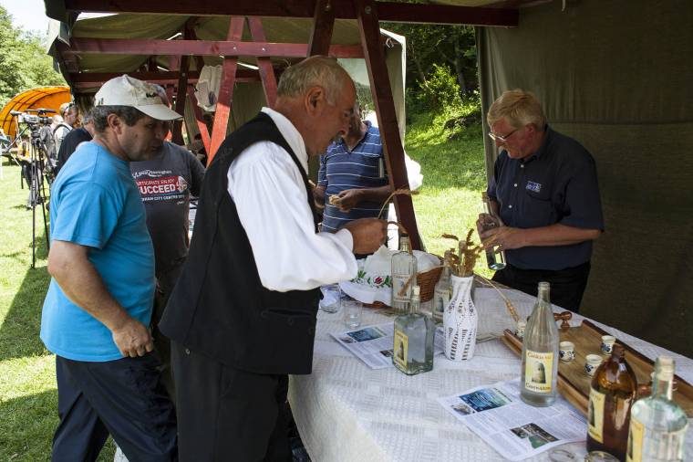 Több száz látogatót vonzott a borvíz ünnepe