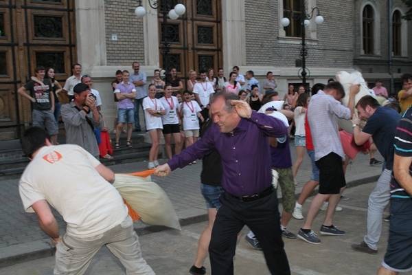 Polgármester a párnacsatában