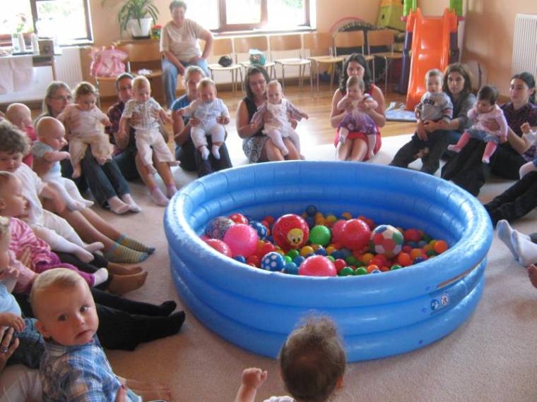 Nyári bekukkantó – foglakoztató központok kicsiknek