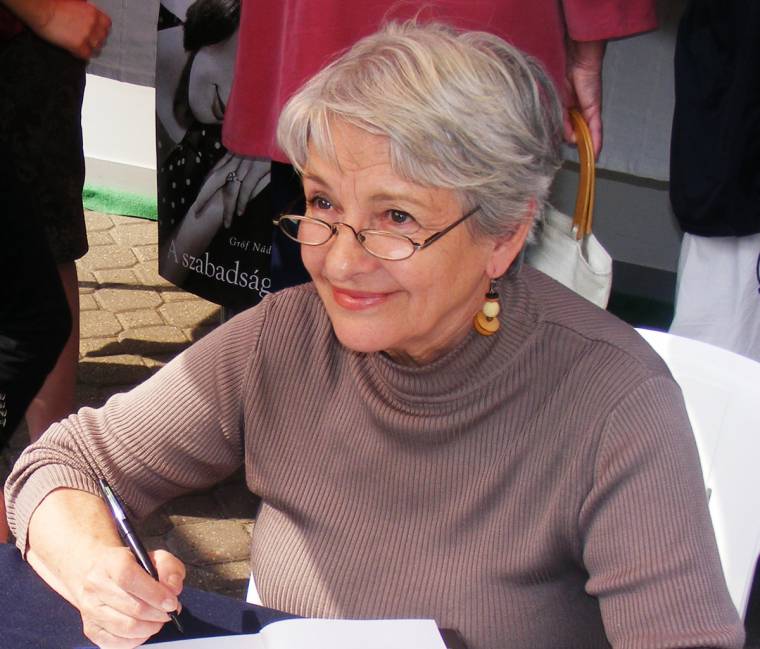 „Fellelhetõ a régi értékrend”