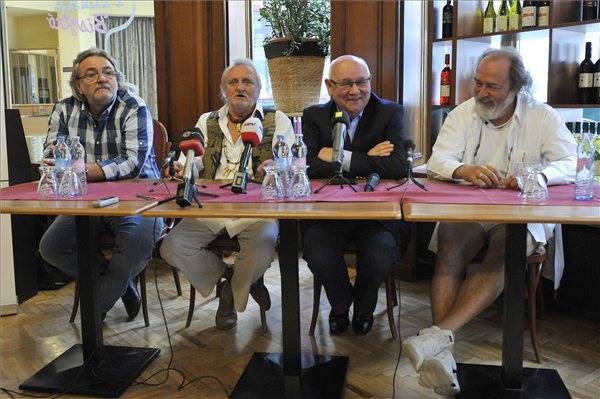 Zenészeket támogat az Omega Alapítvány, rocktörténeti múzeum nyílik