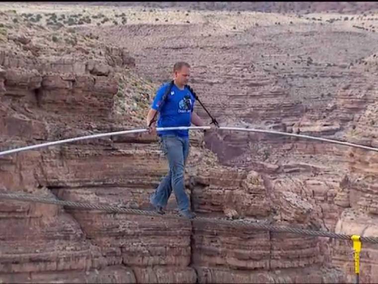 A Niagara után a Grand Canyon fölött is átegyensúlyozott Nik Wallenda