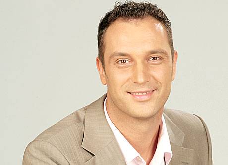 Élő adásban káromkodott, felfüggesztették állásából a műsorvezetőt