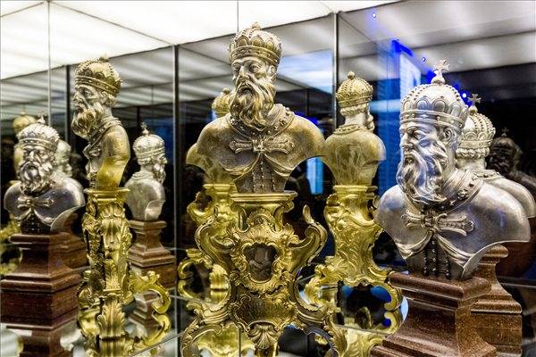 Az államalapító kultusza