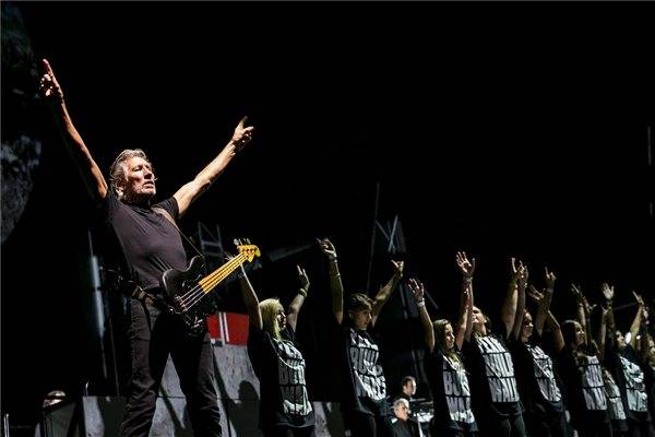 Bukarestbe érkezik A Fal