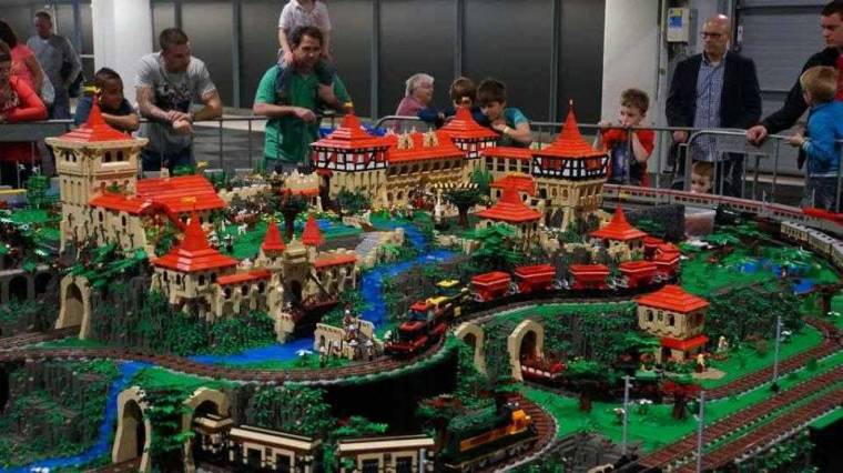 Nagyszabású legótárlatok három erdélyi városban