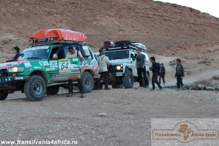 Terepen folytatja útját a Budapest–Bamako ralin résztvevő erdélyi csapat
