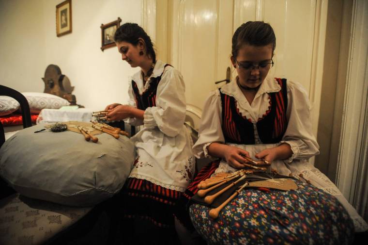 Csipkeművészeti tárlat Udvarhelyen